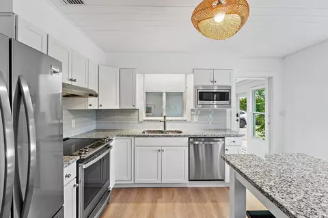 Kitchen - 3437 Palm Ct, Jupiter, FL 33469 photo 2 of 2