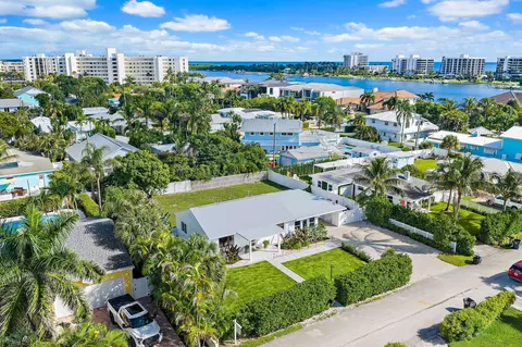 View/Area - 3437 Palm Ct, Jupiter, FL 33469 photo 2 of 8