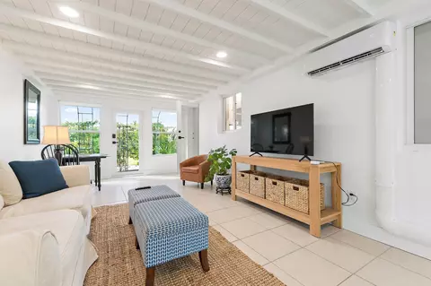 Living - 3437 Palm Ct, Jupiter, FL 33469 photo 7 of 7