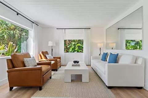 Living - 3437 Palm Ct, Jupiter, FL 33469 photo 3 of 7