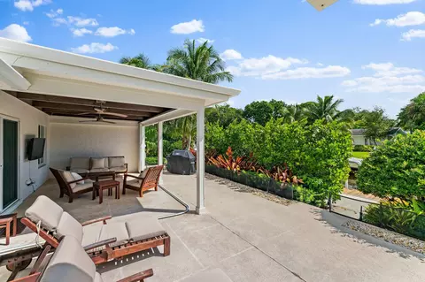 Exterior - 18150 Perigon Way, Jupiter, FL 33458 photo 5 of 10