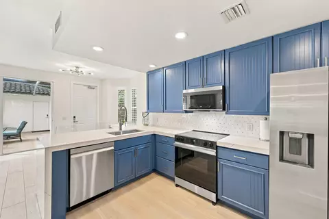 Kitchen - 4102 Community Dr, Jupiter, FL 33458 photo 4 of 4