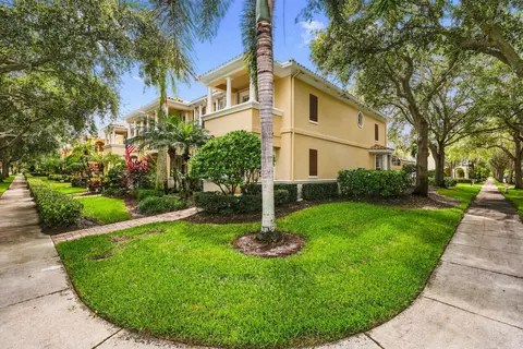 Exterior - 4102 Community Dr, Jupiter, FL 33458 photo 8 of 11