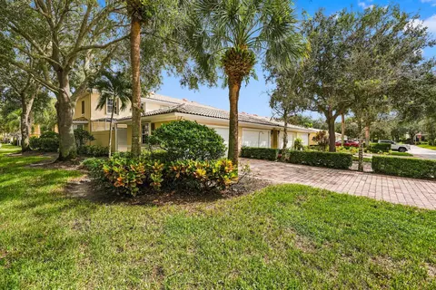 Exterior - 4102 Community Dr, Jupiter, FL 33458 photo 7 of 11