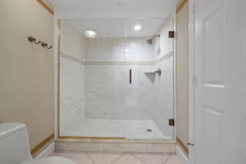Bath - 16910 Bay St #E501, Jupiter, FL 33477 photo 3 of 3