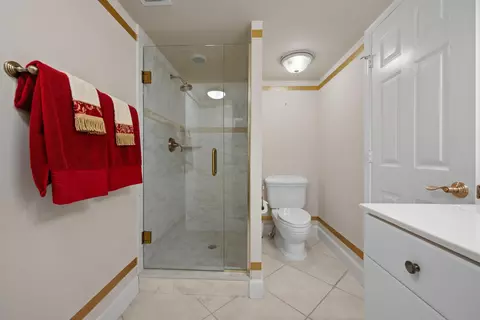 Bath - 16910 Bay St #E501, Jupiter, FL 33477 photo 2 of 3