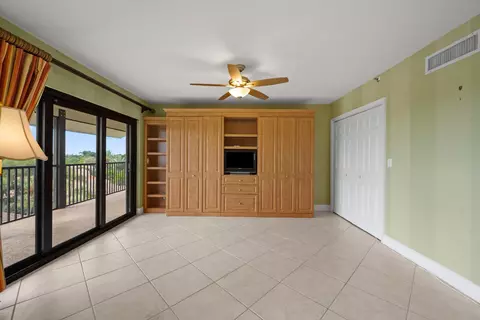 Bedroom - 16910 Bay St #E501, Jupiter, FL 33477 photo 1 of 4