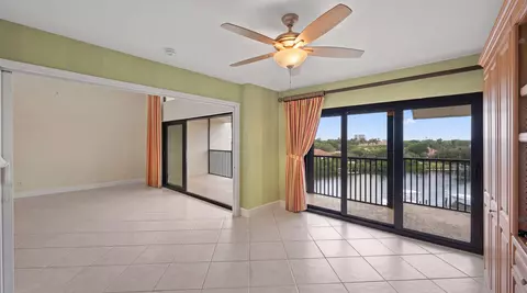 Living - 16910 Bay St #E501, Jupiter, FL 33477 photo 2 of 3