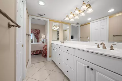 Bath - 16910 Bay St #E501, Jupiter, FL 33477 photo 1 of 3