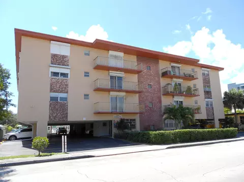 2010 Fillmore St #303, Hollywood, FL 33020