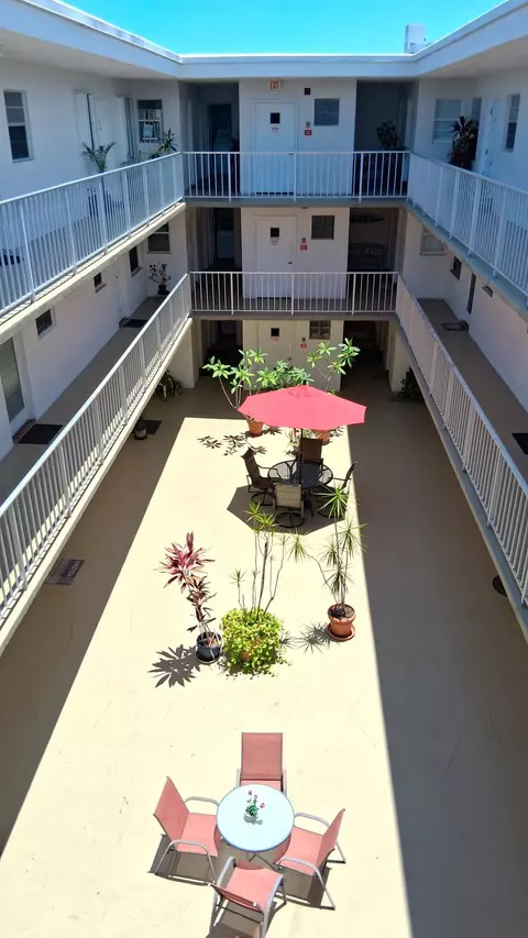 2010 Fillmore St #303, Hollywood, FL 33020