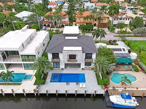 424 Coconut Isle Dr, Fort Lauderdale, FL 33301