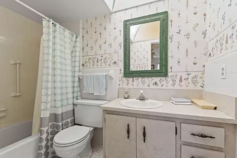 Bath - 755 Saturn St #H206, Jupiter, FL 33477 photo 2 of 2