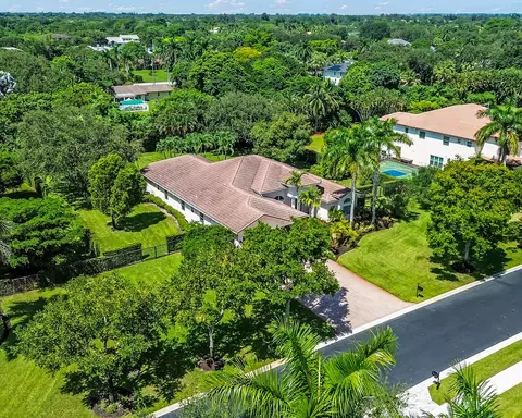 3599 Juniper Ln, Davie, FL 33330