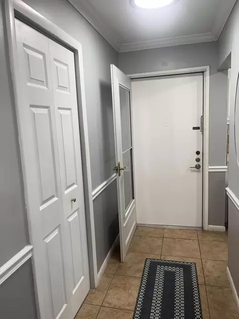 6080 NW 44th St #211, Lauderhill, FL 33319