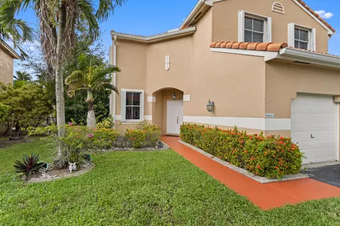 18413 NW 20th St, Pembroke Pines, FL 33029
