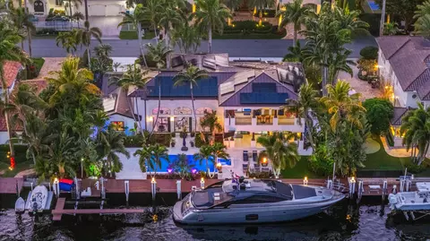 210 Nurmi Dr, Fort Lauderdale, FL 33301
