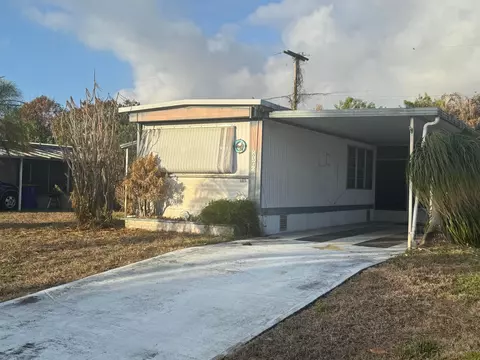 8072 SE Skylark Ave, Hobe Sound, FL 33455