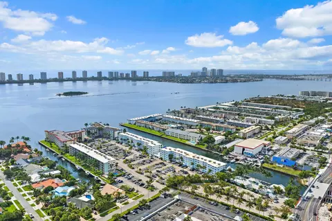 100 Paradise Harbour Blvd #202, North Palm Beach, FL 33408