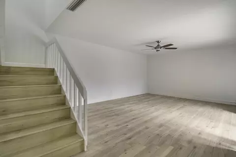 Living - 825 Center St #30B, Jupiter, FL 33458 photo 5 of 8