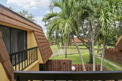 Exterior - 825 Center St #30B, Jupiter, FL 33458 photo 3 of 12
