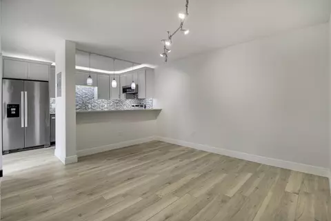 Living - 825 Center St #30B, Jupiter, FL 33458 photo 4 of 8