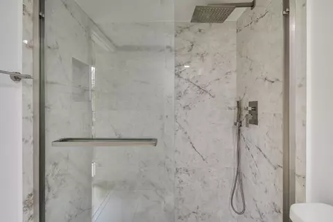 Bath - 825 Center St #30B, Jupiter, FL 33458 photo 5 of 5