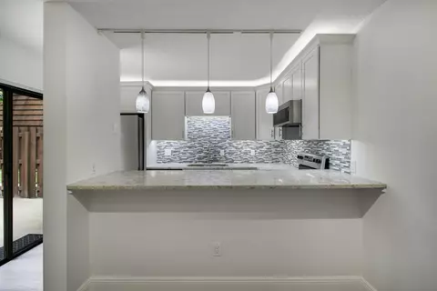 Kitchen - 825 Center St #30B, Jupiter, FL 33458 photo 3 of 7
