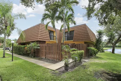 Exterior - 825 Center St #30B, Jupiter, FL 33458 photo 6 of 12