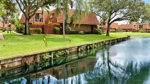 Exterior - 825 Center St #30B, Jupiter, FL 33458 photo 1 of 12