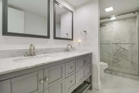 Bath - 825 Center St #30B, Jupiter, FL 33458 photo 4 of 5