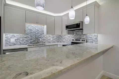 Kitchen - 825 Center St #30B, Jupiter, FL 33458 photo 6 of 7