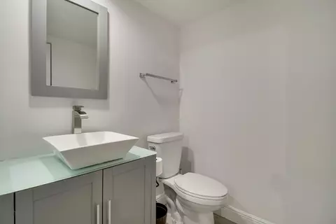 Bath - 825 Center St #30B, Jupiter, FL 33458 photo 1 of 5