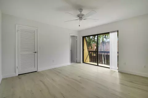 Bedroom - 825 Center St #30B, Jupiter, FL 33458 photo 4 of 6