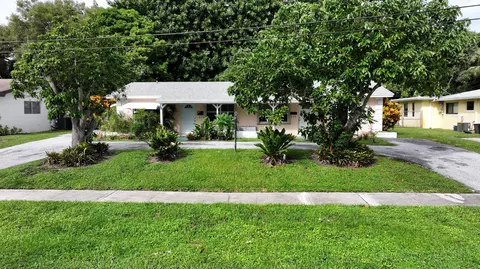 315 Northlake Dr #315/317, North Palm Beach, FL 33408