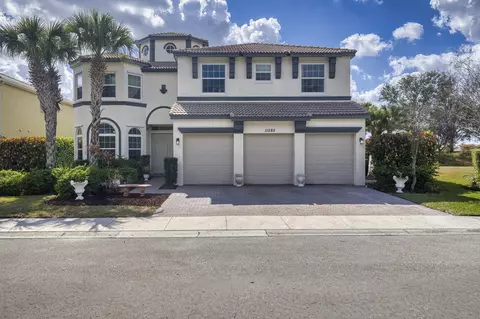 11585 SW Fieldstone Way, Port Saint Lucie, FL 34987