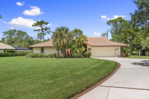 9457 Meadowood Dr, Fort Pierce, FL 34951