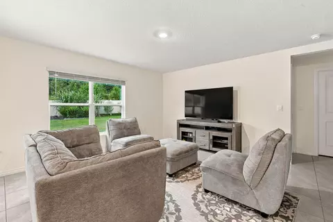 Living - 6765 SE 3rd Loop, Ocala, FL 34472 photo 1 of 1