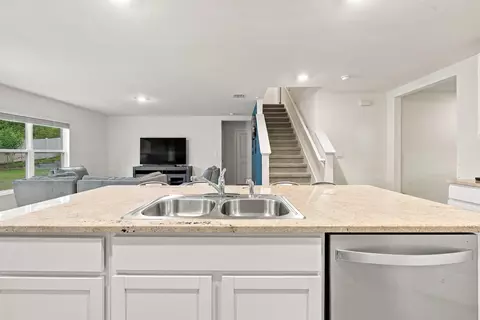 Kitchen - 6765 SE 3rd Loop, Ocala, FL 34472 photo 3 of 5