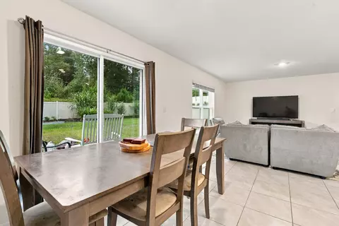 Dining - 6765 SE 3rd Loop, Ocala, FL 34472 photo 2 of 2