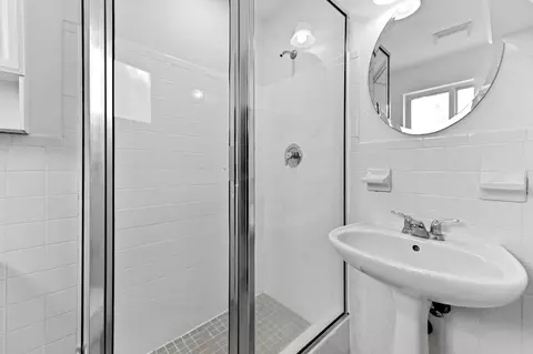 Bath - 6575 NW 3rd St, Margate, FL 33063 photo 3 of 3