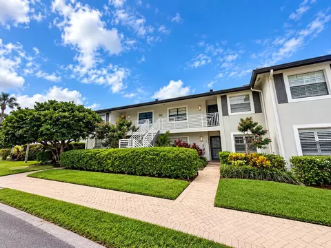 30 Southport Ln #D, Boynton Beach, FL 33436