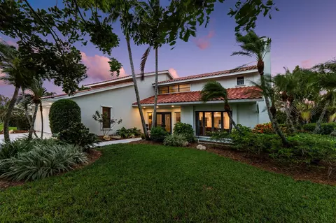 Exterior - 4304 SE Fairway E, Stuart, FL 34997 photo 5 of 7