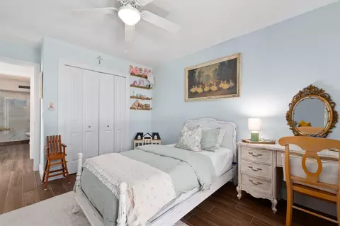 Bedroom - 4304 SE Fairway E, Stuart, FL 34997 photo 2 of 9