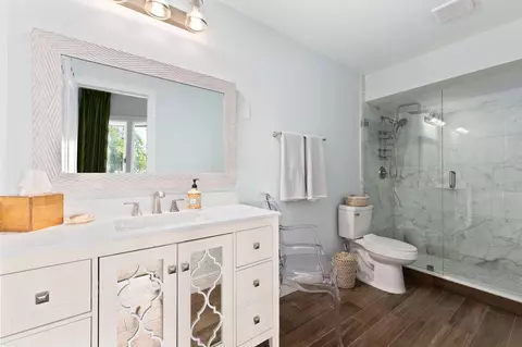 Bath - 4304 SE Fairway E, Stuart, FL 34997 photo 5 of 11