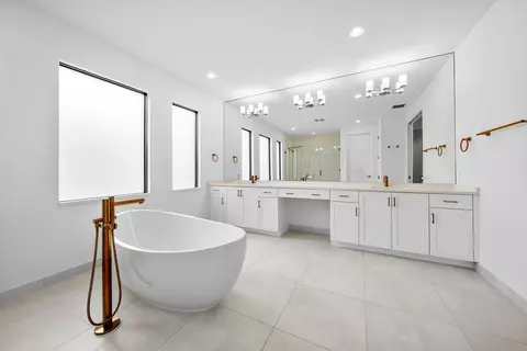 Bath - 8095 Crystal Downs Ave, Boca Raton, FL 33434 photo 3 of 5