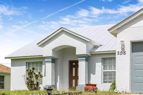 205 SW Kestor Dr, Port Saint Lucie, FL 34953