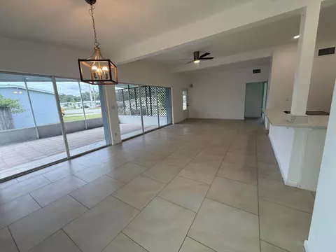 168 SE Prima Vista Blvd, Port Saint Lucie, FL 34983