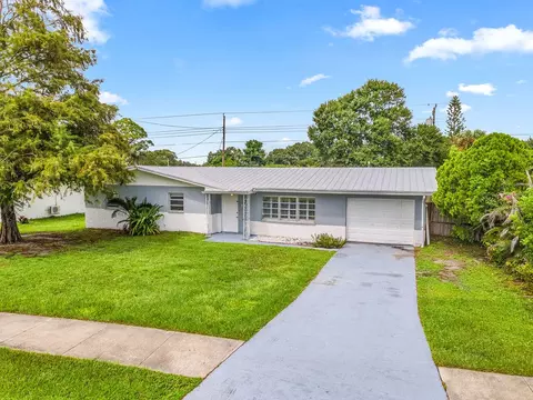 306 Riomar Dr, Port Saint Lucie, FL 34952