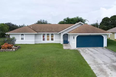 3017 SE Galt Cir, Port Saint Lucie, FL 34984